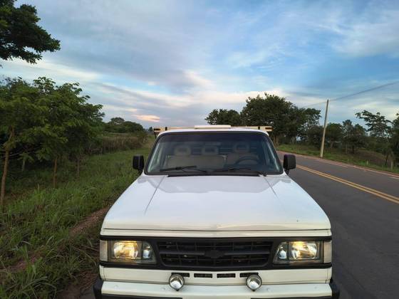 CHEVROLET D20 4.0 CUSTOM DE LUXE CS 8V TURBO DIESEL 2P MANUAL